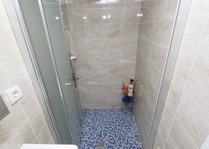 شقة واسعة 3 + 1 على مسافة قريبة من البحر في أنطاليا