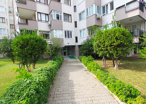 شقة واسعة 3 + 1 على مسافة قريبة من البحر في أنطاليا