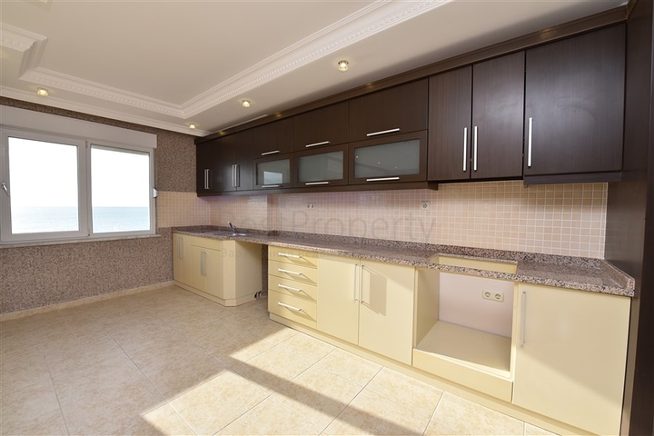 اطلالة بحرية - شقة غرفتين وصالة - ضمن مجمع اول صف على البحر - في مهموتلار / الانيا 