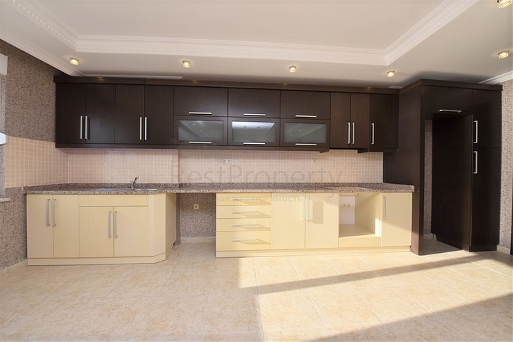 اطلالة بحرية - شقة غرفتين وصالة - ضمن مجمع اول صف على البحر - في مهموتلار / الانيا 