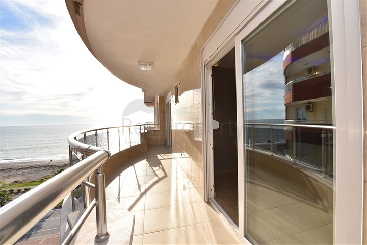 اطلالة بحرية - شقة غرفتين وصالة - ضمن مجمع اول صف على البحر - في مهموتلار / الانيا 