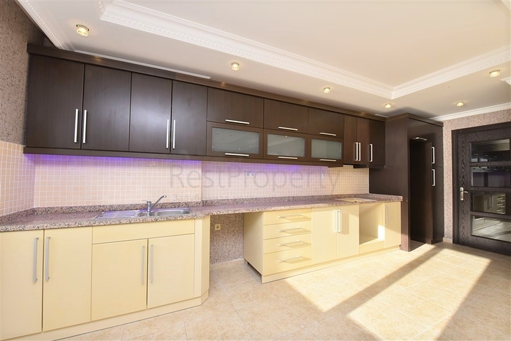 اطلالة بحرية - شقة غرفتين وصالة - ضمن مجمع اول صف على البحر - في مهموتلار / الانيا 