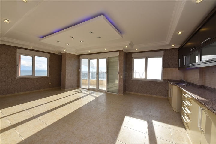 اطلالة بحرية - شقة غرفتين وصالة - ضمن مجمع اول صف على البحر - في مهموتلار / الانيا 