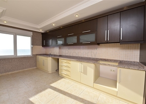 اطلالة بحرية - شقة غرفتين وصالة - ضمن مجمع اول صف على البحر - في مهموتلار / الانيا 