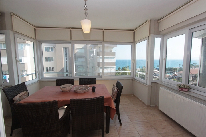 3 + 1 شقة مطلة على البحر في كونيالتي أنطاليا 100 م إلى الشواطئ