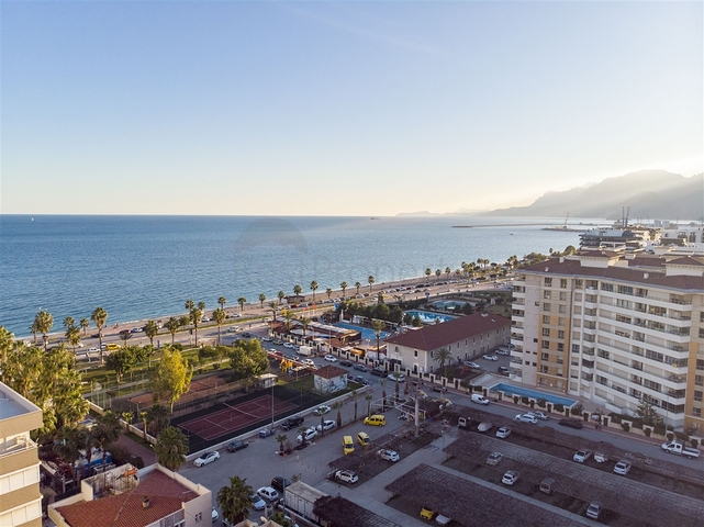 3 + 1 شقة مطلة على البحر في كونيالتي أنطاليا 100 م إلى الشواطئ