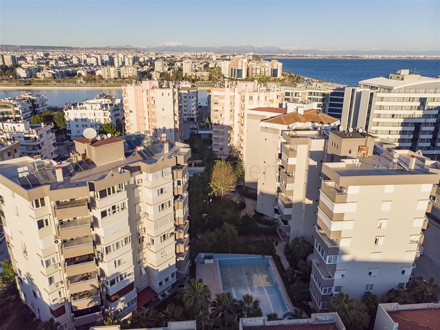 3 + 1 شقة مطلة على البحر في كونيالتي أنطاليا 100 م إلى الشواطئ