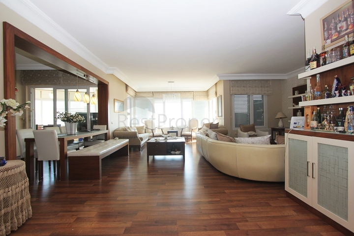 3 + 1 شقة مطلة على البحر في كونيالتي أنطاليا 100 م إلى الشواطئ