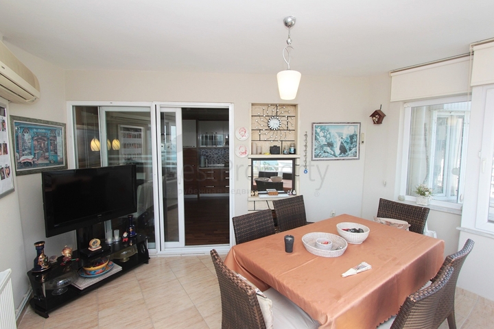 3 + 1 شقة مطلة على البحر في كونيالتي أنطاليا 100 م إلى الشواطئ