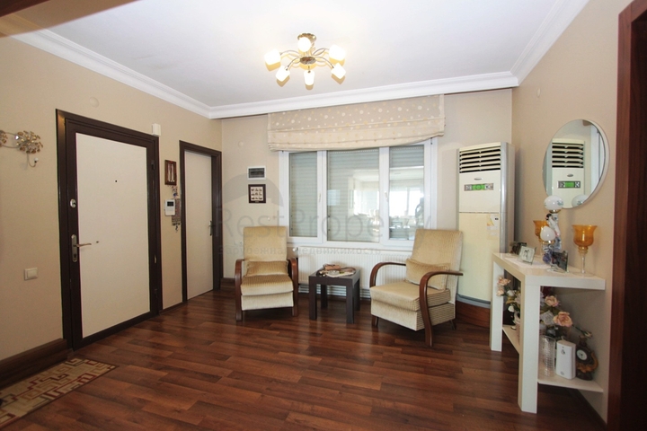 3 + 1 شقة مطلة على البحر في كونيالتي أنطاليا 100 م إلى الشواطئ