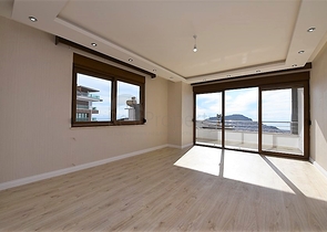 اطلالة بحر وقلعة - دوبلكس اربع غرف وصالة - في مركز الانيا 