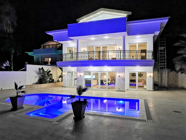 فيلا فاخرة - اطلالة بحر - مسبح خاص - في كارجي جاك / الانيا 