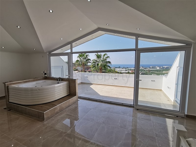 فيلا فاخرة - اطلالة بحر - مسبح خاص - في كارجي جاك / الانيا 