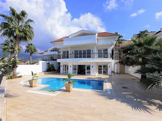 فيلا فاخرة - اطلالة بحر - مسبح خاص - في كارجي جاك / الانيا 