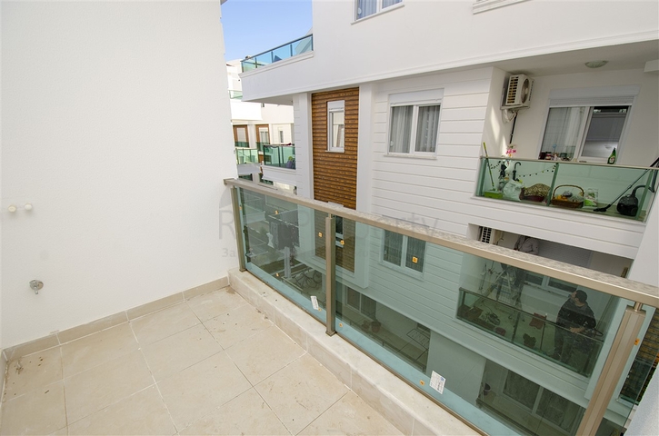 شقة دوبلكس 3 + 1 ضمن مجمع 