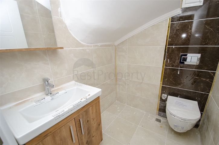 شقة دوبلكس 3 + 1 ضمن مجمع 