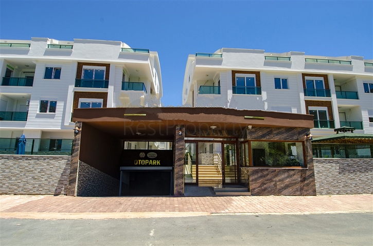 شقة دوبلكس 3 + 1 ضمن مجمع 