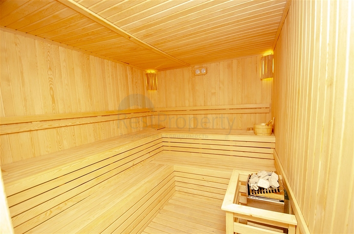 شقة دوبلكس 3 + 1 ضمن مجمع 