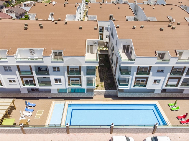 شقة دوبلكس 3 + 1 ضمن مجمع 