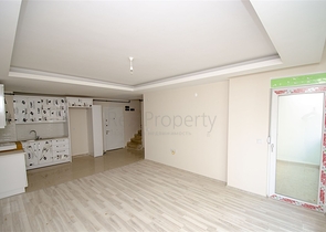 شقة دوبلكس 3 + 1 ضمن مجمع 