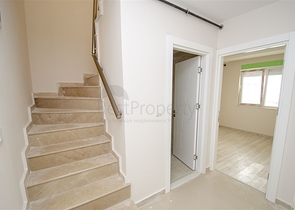 شقة دوبلكس 3 + 1 ضمن مجمع 