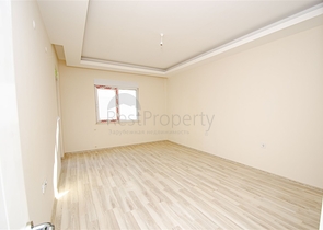 شقة دوبلكس 3 + 1 ضمن مجمع 