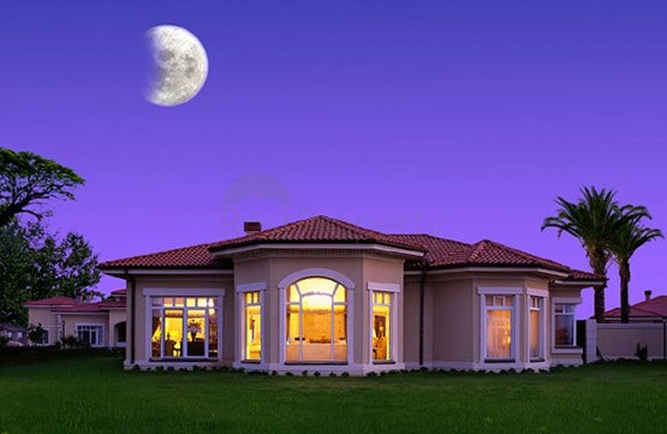 فيلا 5 + 1 مع حديقة خاصة في مجمع دشمألتي أنطاليا