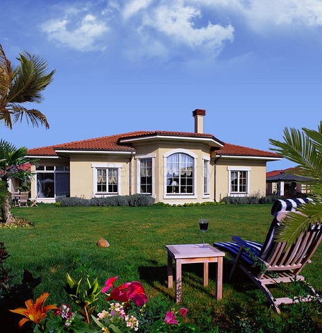 فيلا 5 + 1 مع حديقة خاصة في مجمع دشمألتي أنطاليا