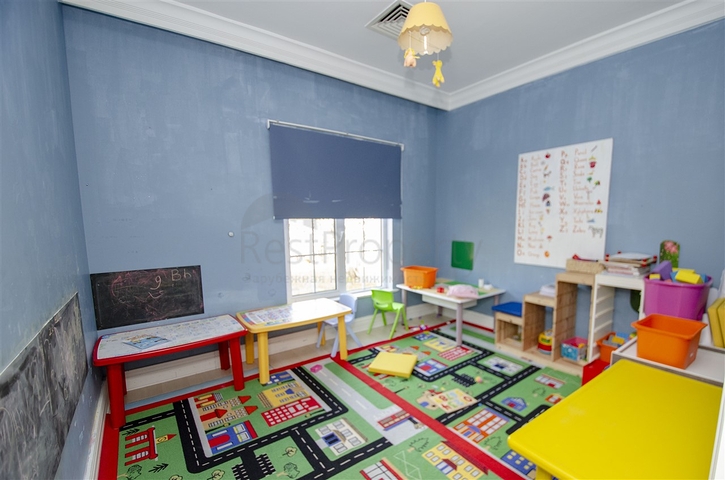 فيلا 5 + 1 مع حديقة خاصة في مجمع دشمألتي أنطاليا