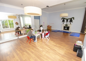 فيلا 5 + 1 مع حديقة خاصة في مجمع دشمألتي أنطاليا