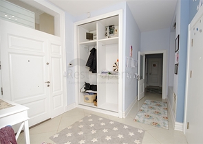 فيلا 5 + 1 مع حديقة خاصة في مجمع دشمألتي أنطاليا