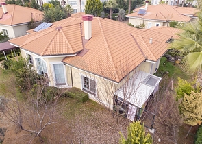 فيلا 5 + 1 مع حديقة خاصة في مجمع دشمألتي أنطاليا