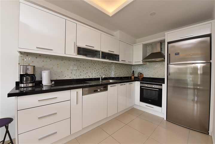 شقة غرفة وصالة - مفروشة - ضمن مجمع 5 نجوم - في منطقة افسلار / الانيا 