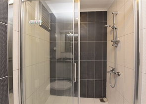 شقة غرفة وصالة - مفروشة - ضمن مجمع 5 نجوم - في منطقة افسلار / الانيا 