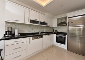 شقة غرفة وصالة - مفروشة - ضمن مجمع 5 نجوم - في منطقة افسلار / الانيا 