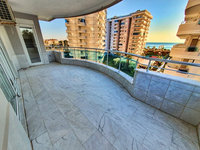 اطلالة بحر ونهر - شقة عائلية واسعة ضمن مجمع مميز - توسمور / الانيا 