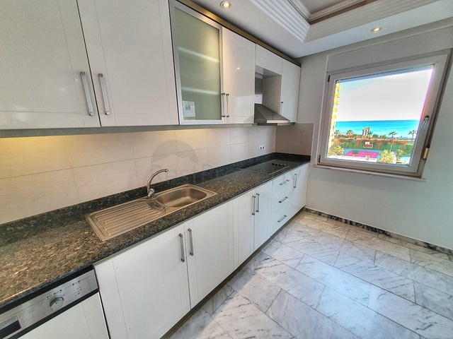 اطلالة بحر ونهر - شقة عائلية واسعة ضمن مجمع مميز - توسمور / الانيا 