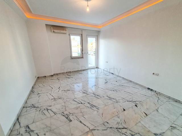 اطلالة بحر ونهر - شقة عائلية واسعة ضمن مجمع مميز - توسمور / الانيا 