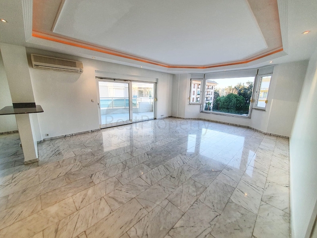 اطلالة بحر ونهر - شقة عائلية واسعة ضمن مجمع مميز - توسمور / الانيا 