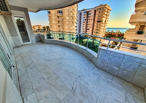 اطلالة بحر ونهر - شقة عائلية واسعة ضمن مجمع مميز - توسمور / الانيا 