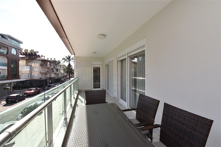 مركز الانيا - مجمع 5 نجوم -شقة غرفتين وصالة 