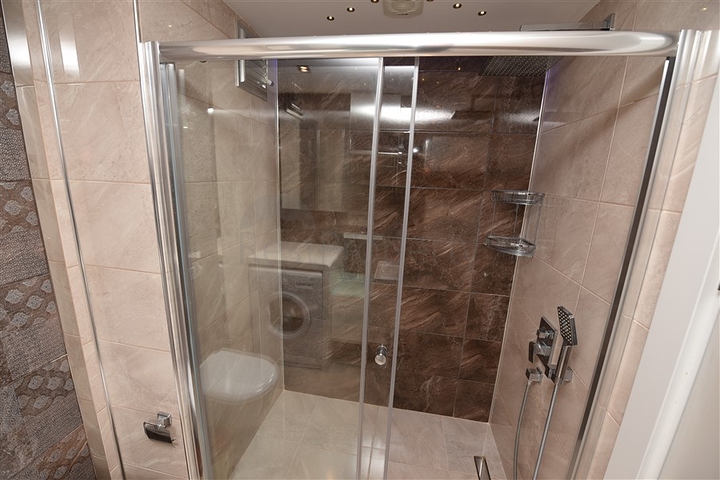 مركز الانيا - مجمع 5 نجوم -شقة غرفتين وصالة 