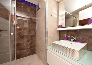 مركز الانيا - مجمع 5 نجوم -شقة غرفتين وصالة 