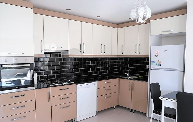 شقة عائلية بسعر مناسب - تصميم 2 غرفة وصالة - في مهموتلار / الانيا 