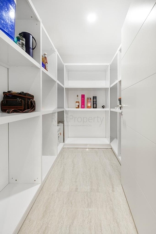 فريدة من  نوعها - فيلا فاخرة -اطلالة بحر وقلعة - في الانيا 