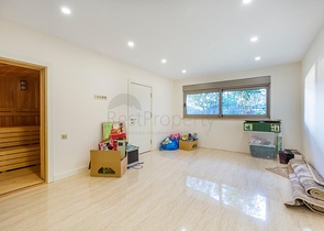 فريدة من  نوعها - فيلا فاخرة -اطلالة بحر وقلعة - في الانيا 