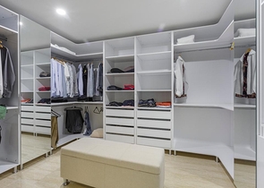 فريدة من  نوعها - فيلا فاخرة -اطلالة بحر وقلعة - في الانيا 