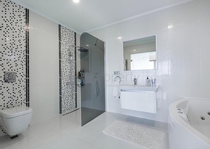 فريدة من  نوعها - فيلا فاخرة -اطلالة بحر وقلعة - في الانيا 