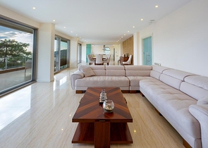 فريدة من  نوعها - فيلا فاخرة -اطلالة بحر وقلعة - في الانيا 