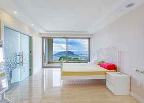 فريدة من  نوعها - فيلا فاخرة -اطلالة بحر وقلعة - في الانيا 